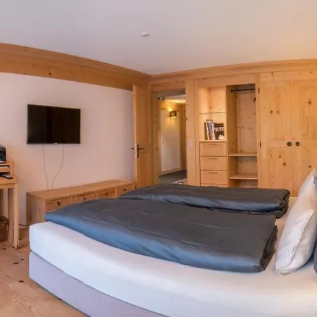 Les Silenes Appartement-fewo- Dusche Oder Bad- Wc 6-bettwohnung By Interhome