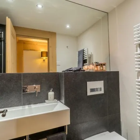 Les Silenes Appartement-fewo- Dusche Oder Bad- Wc 6-bettwohnung By Interhome